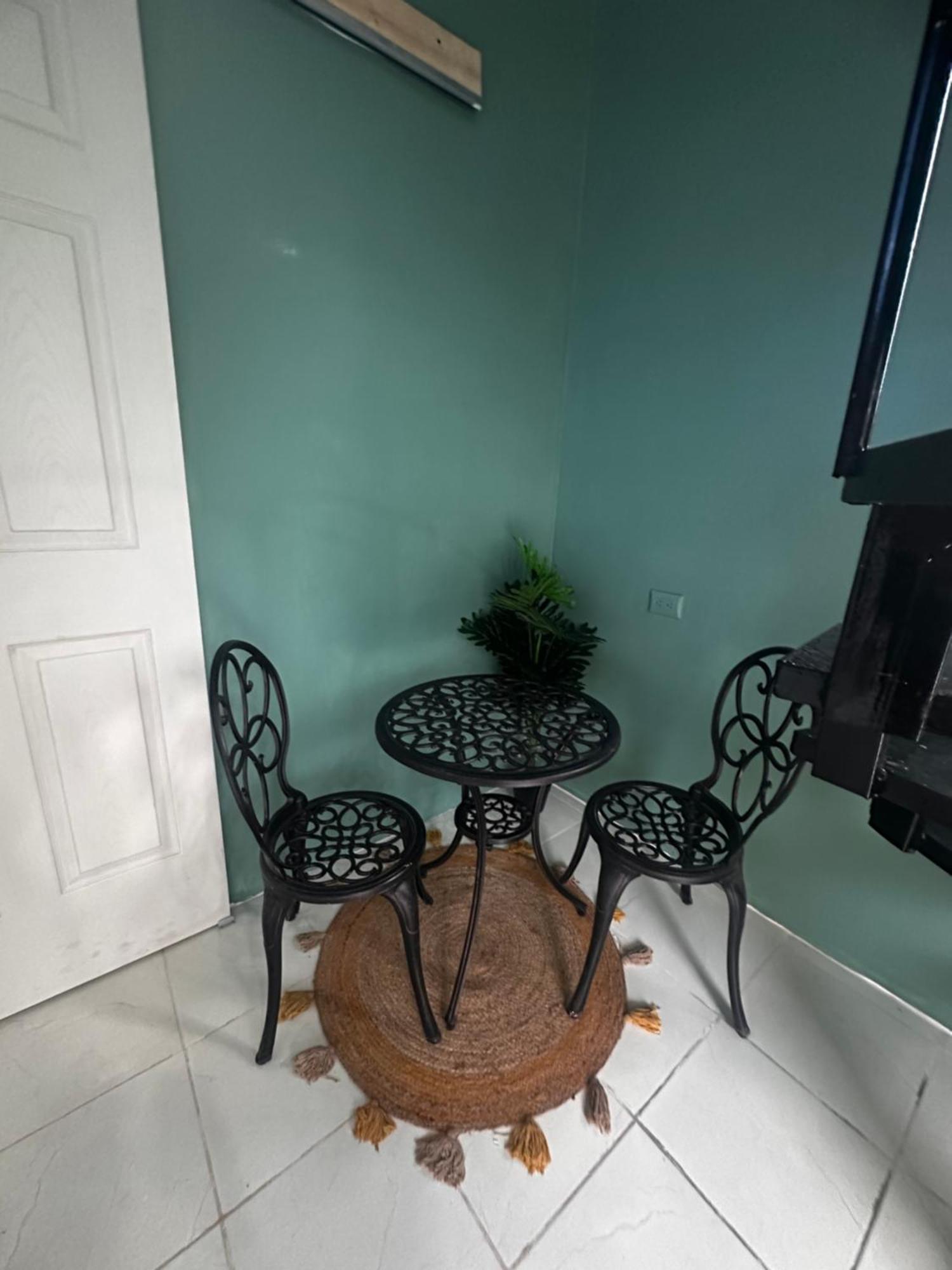 The Jungle Container Bed and Breakfast Quepos Εξωτερικό φωτογραφία