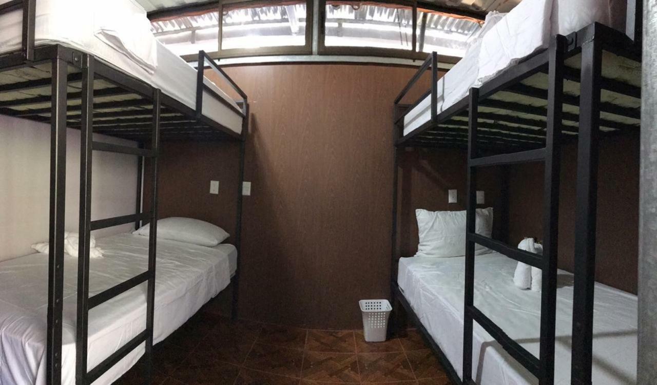 The Jungle Container Bed and Breakfast Quepos Εξωτερικό φωτογραφία